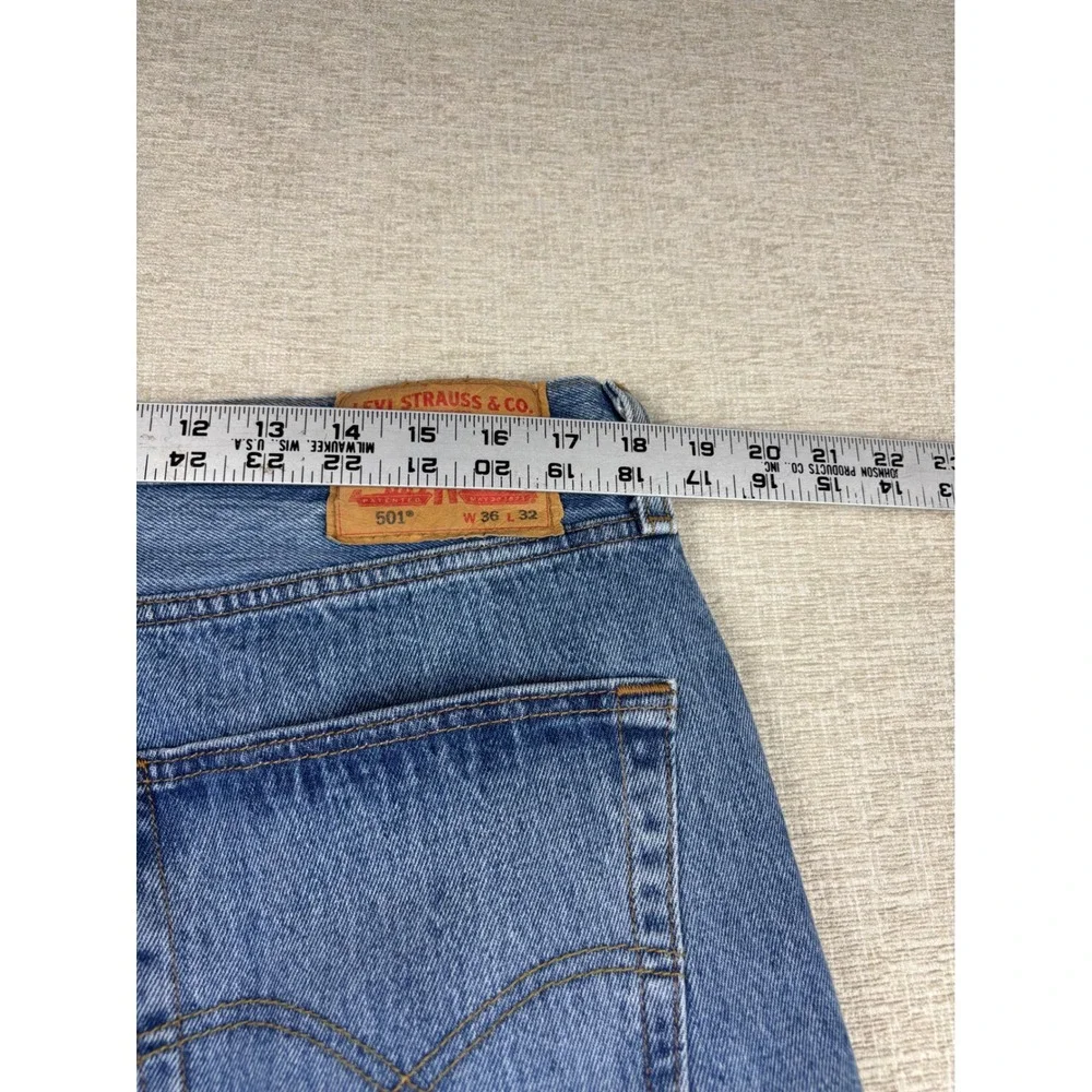 Levis 501 Mens 36x32 Original Fit Straight Leg Blue Denim Medium Wash Jeans